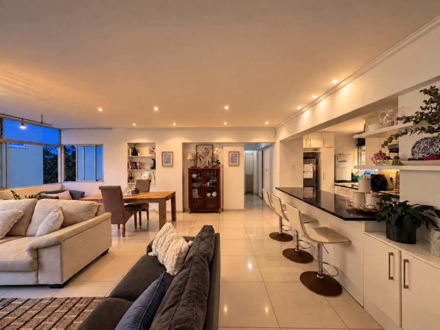 To Let 3 Bedroom Property for Rent in Sea Point Western Cape